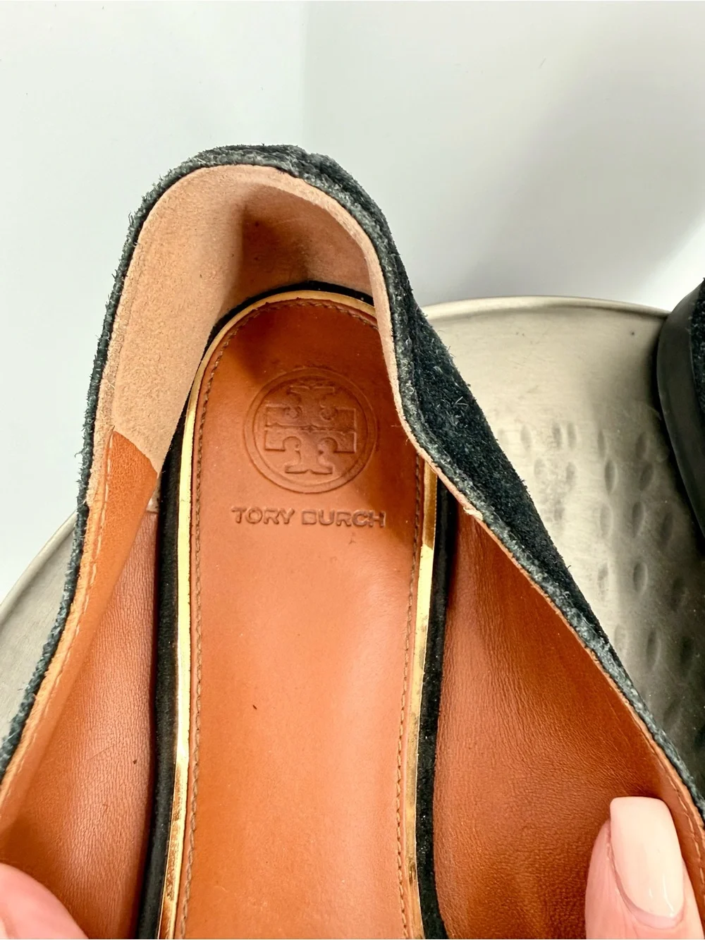 Tory Burch Black Suede Logo Loafers Gold Hardware Women’s Size 9.5